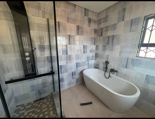 4 BEDROOM HOUSE FOR SALE IN AERORAND